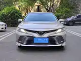Фото 2 - Toyota Camry