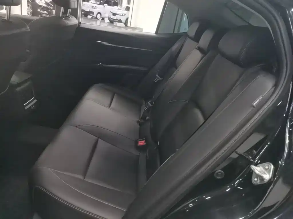 Toyota Camry 2025 2024 2.0GVP Luxury Edition