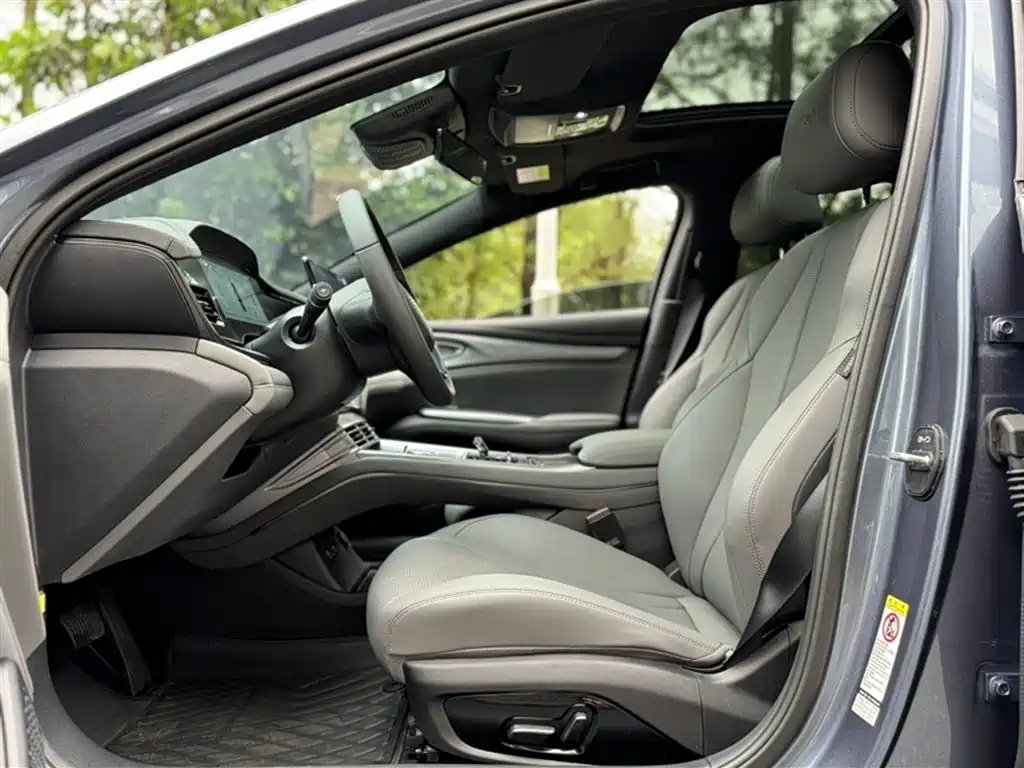 BYD Seal 2024 Glory Edition DM-i 1.5L 121km Luxury фото 8
