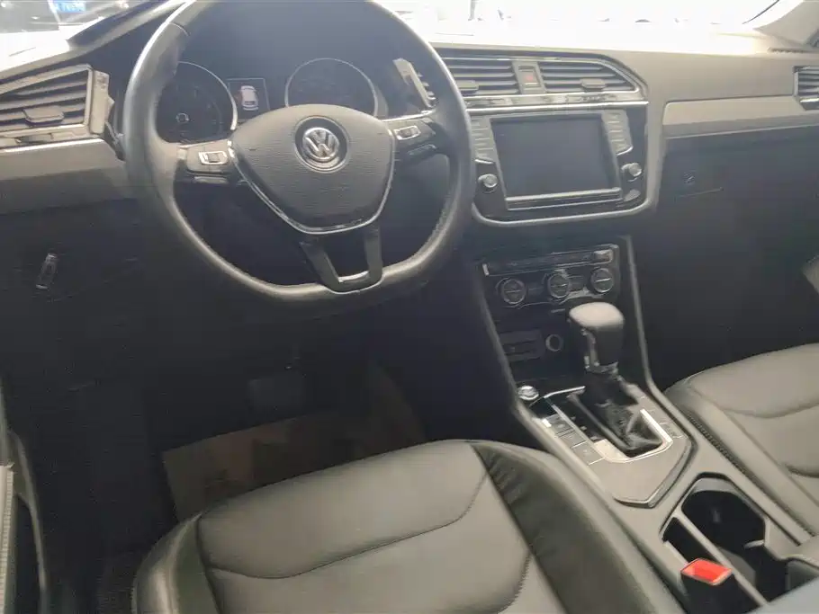 Volkswagen Tiguan L 2018 380TSI Automatic AWD Luxury Edition фото 12