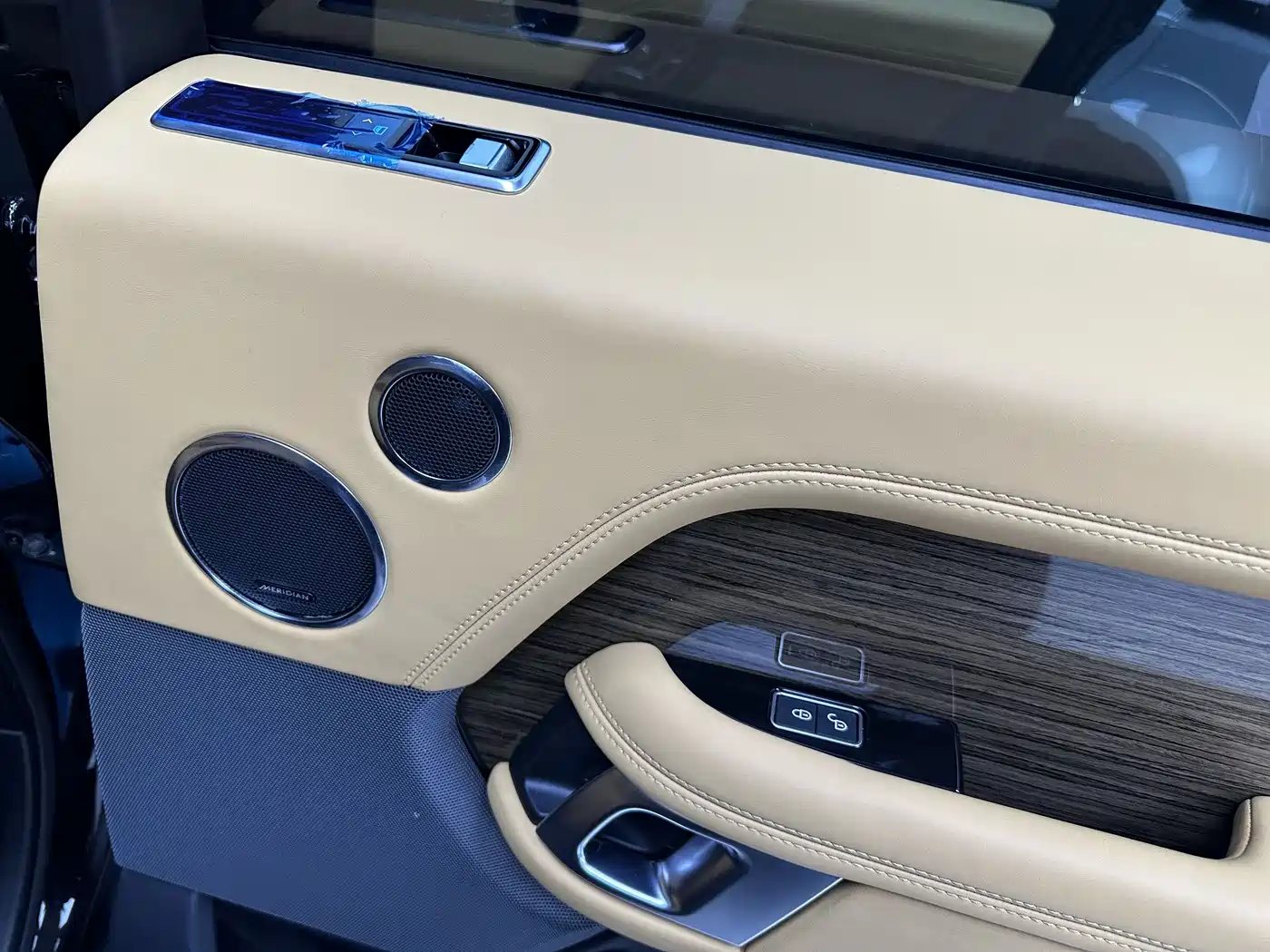 Land Rover Range Rover 2019 3.0 SCV6 Heritage Edition фото 11