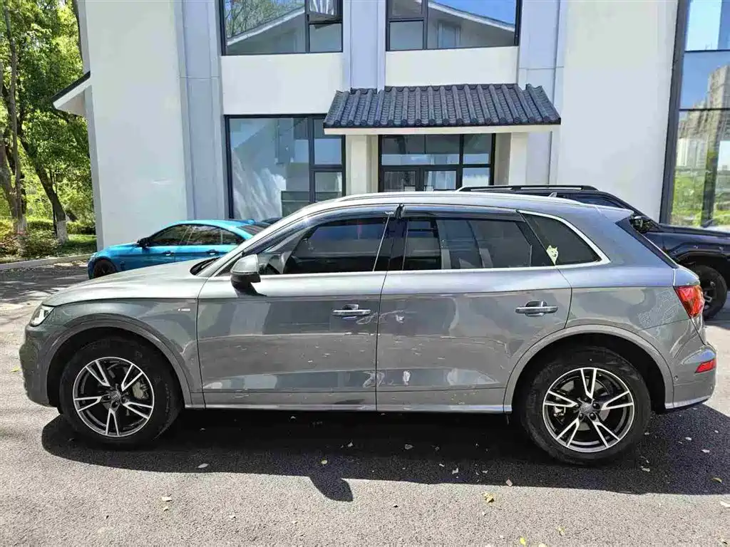 Audi Q5L 2020 45 TFSI Exclusive Fashion фото 13