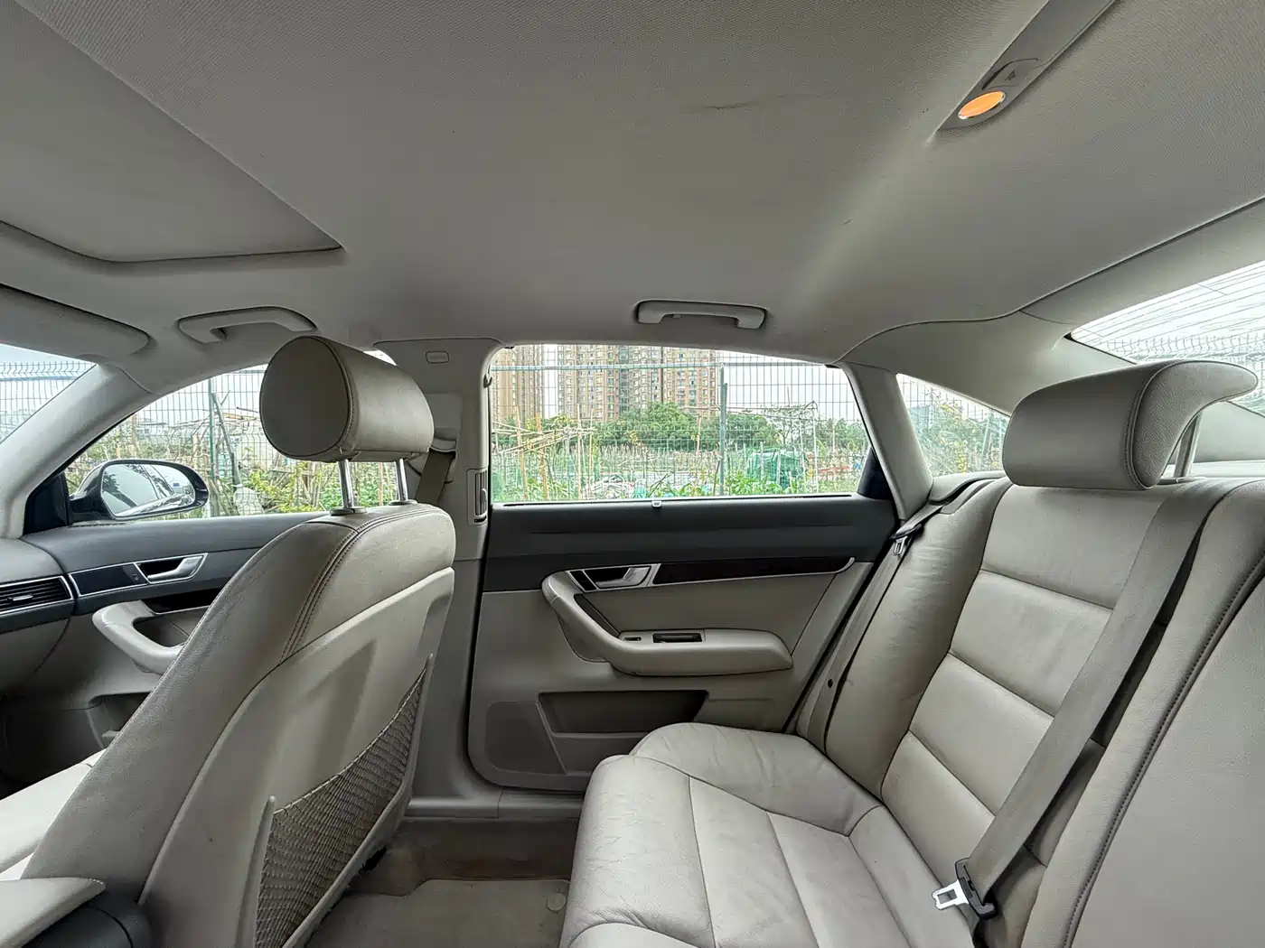 Audi A6L 2011 2.0 TFSI Automatic Comfort фото 15