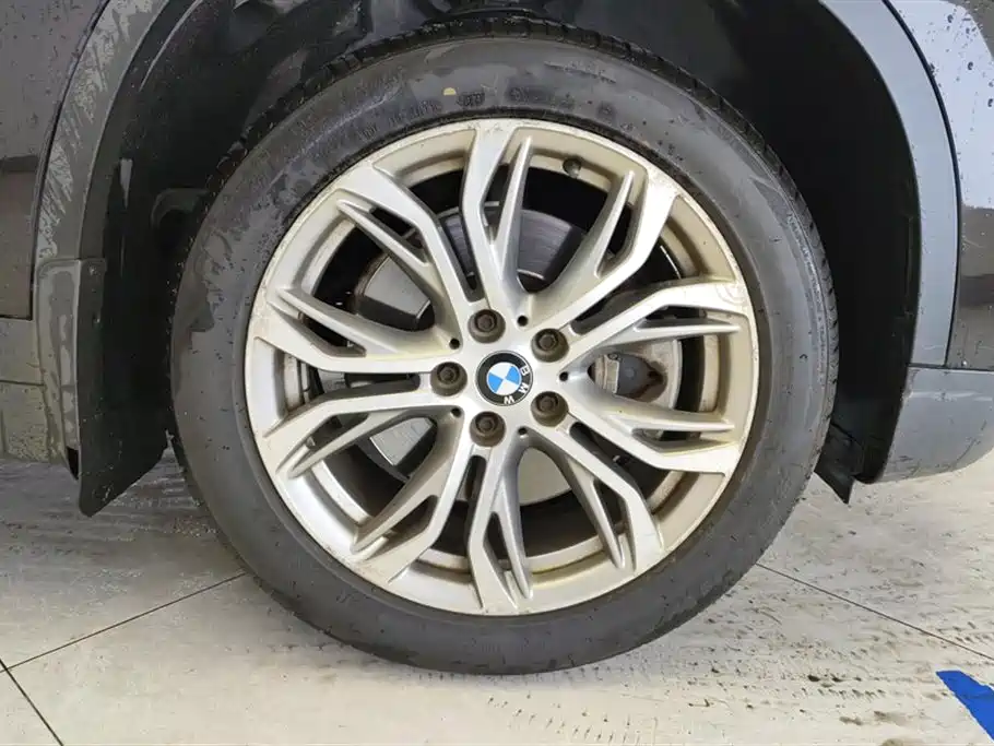 BMW X1 2019 sDrive20Li Leading Model фото 6