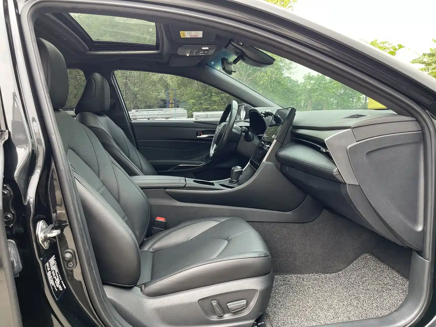 Toyota Avalon 2022 2.0L Luxury Edition фото 12