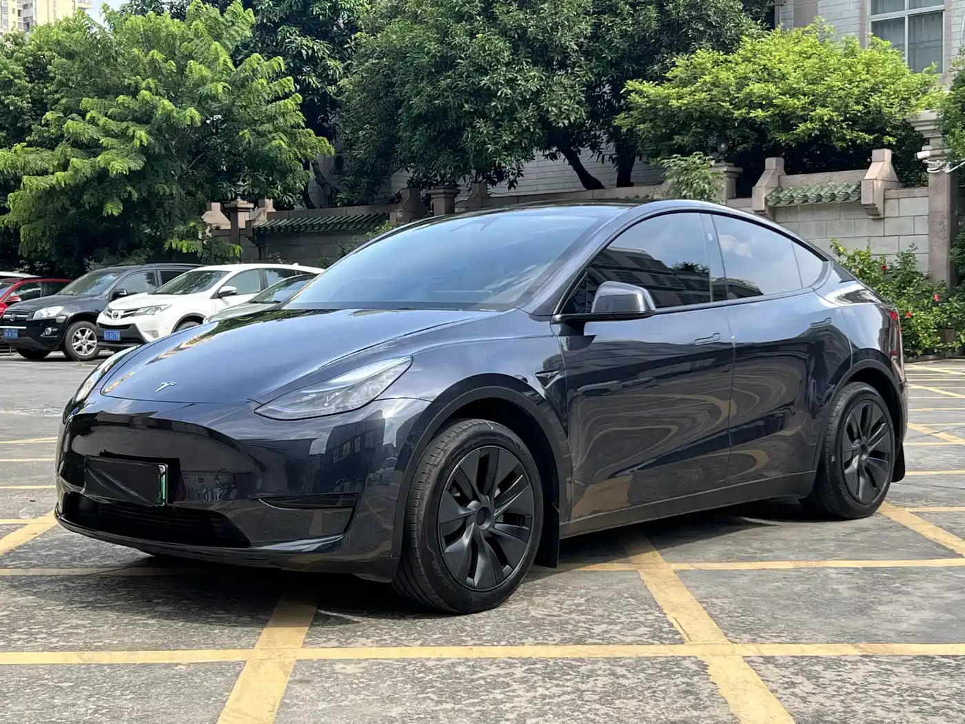 Tesla Model Y 2024