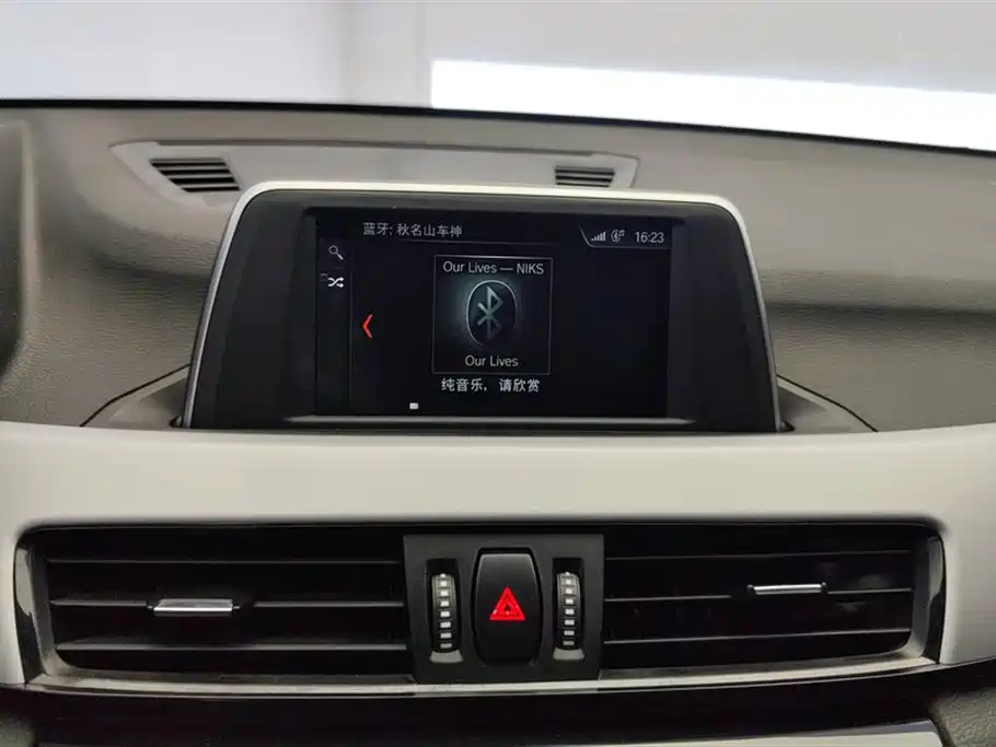 BMW X1 2019 sDrive20Li Leading Model фото 13
