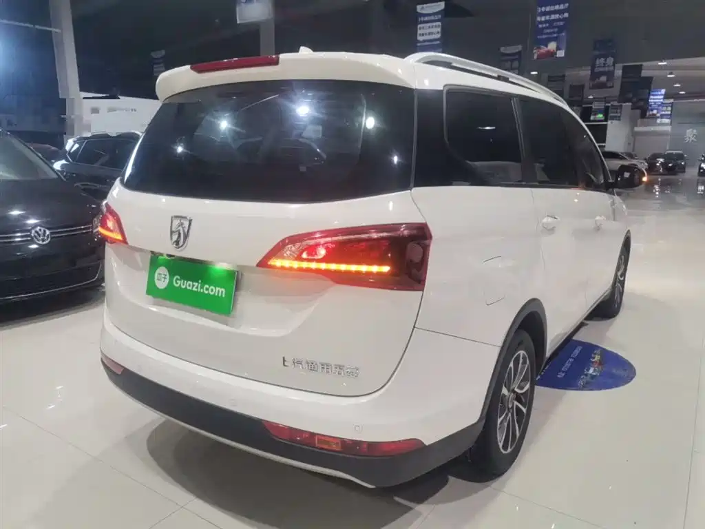 Фото 7 - Baojun 730