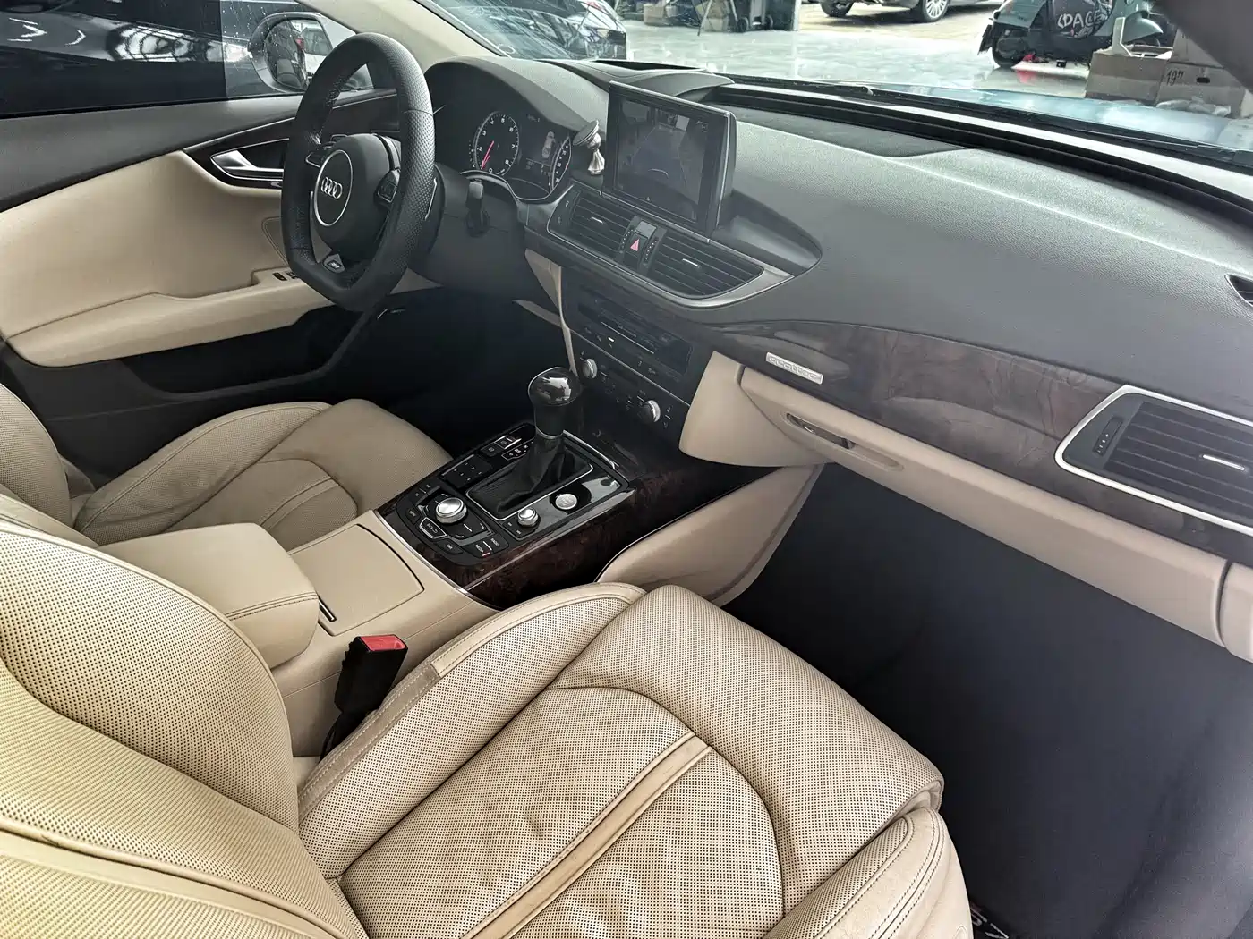 Audi A7 2012 3.0TFSI quattro Luxury Model фото 7