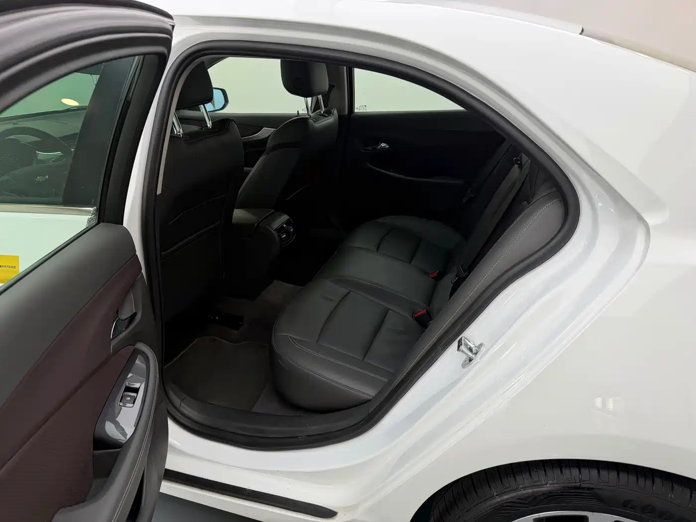 Chevrolet Malibu 2016 2.0L Automatic Luxury фото 10