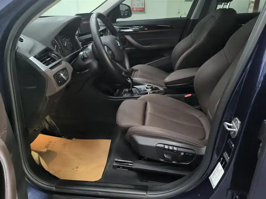 BMW X1 2020 sDrive25Li Leading Model фото 9