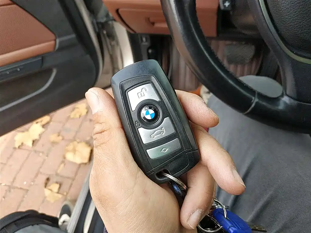 BMW 5 Series 2017 528Li Leading Edition фото 9