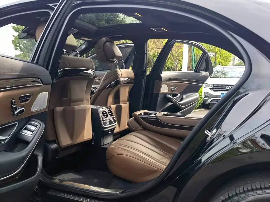 Фото 10 - Mercedes-Benz S-Class