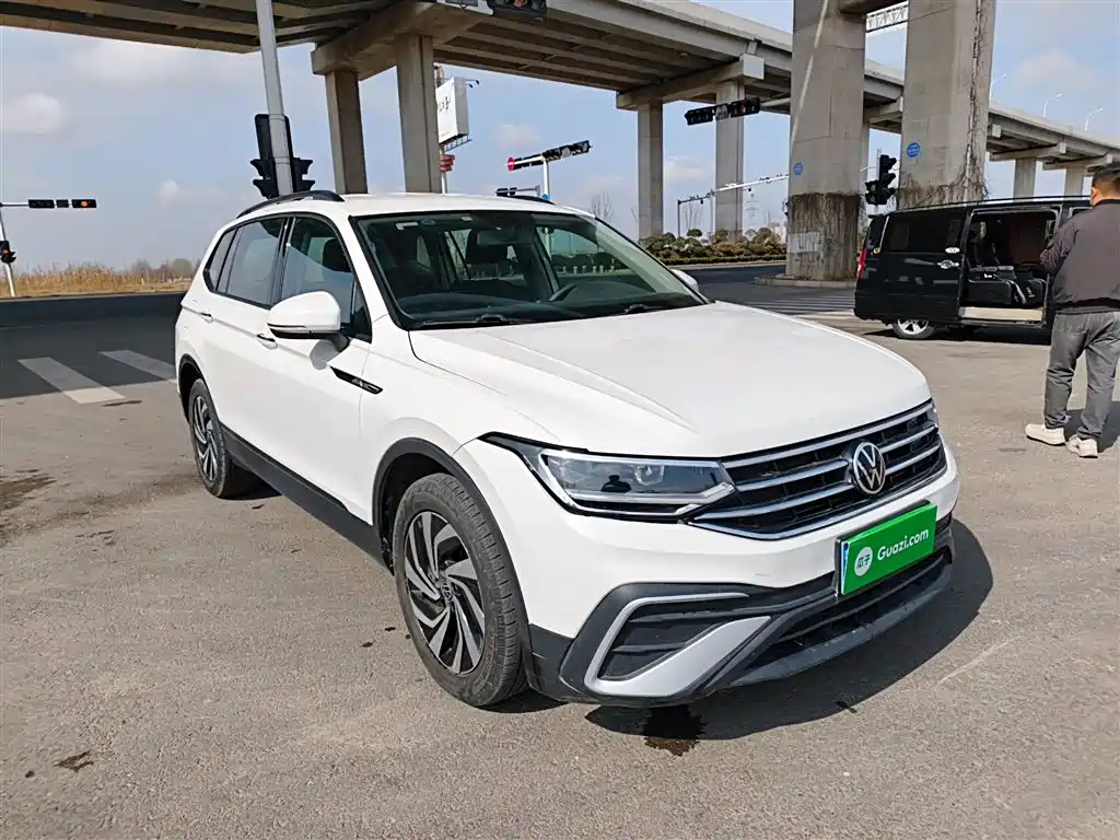 Volkswagen Tiguan L 2022 330TSI Automatic 2WD Comfort Edition фото 22