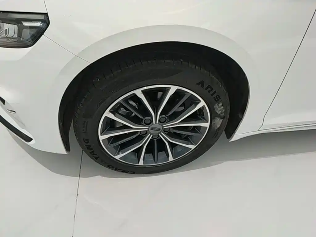 صورة 23 - Geely Preface