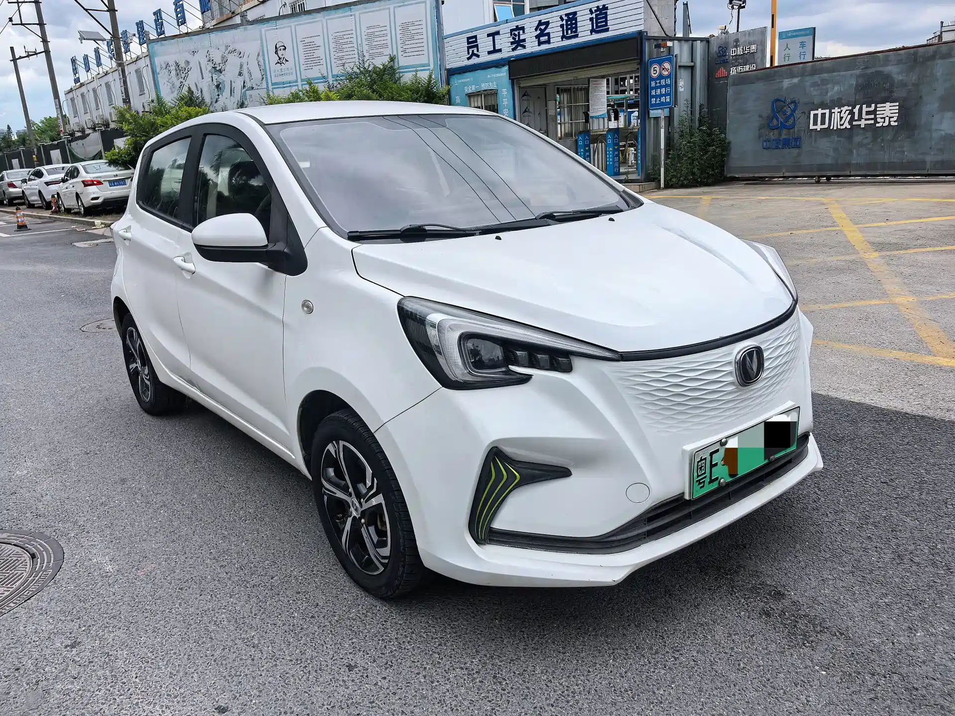 Фото 3 - Changan Benben E-Star