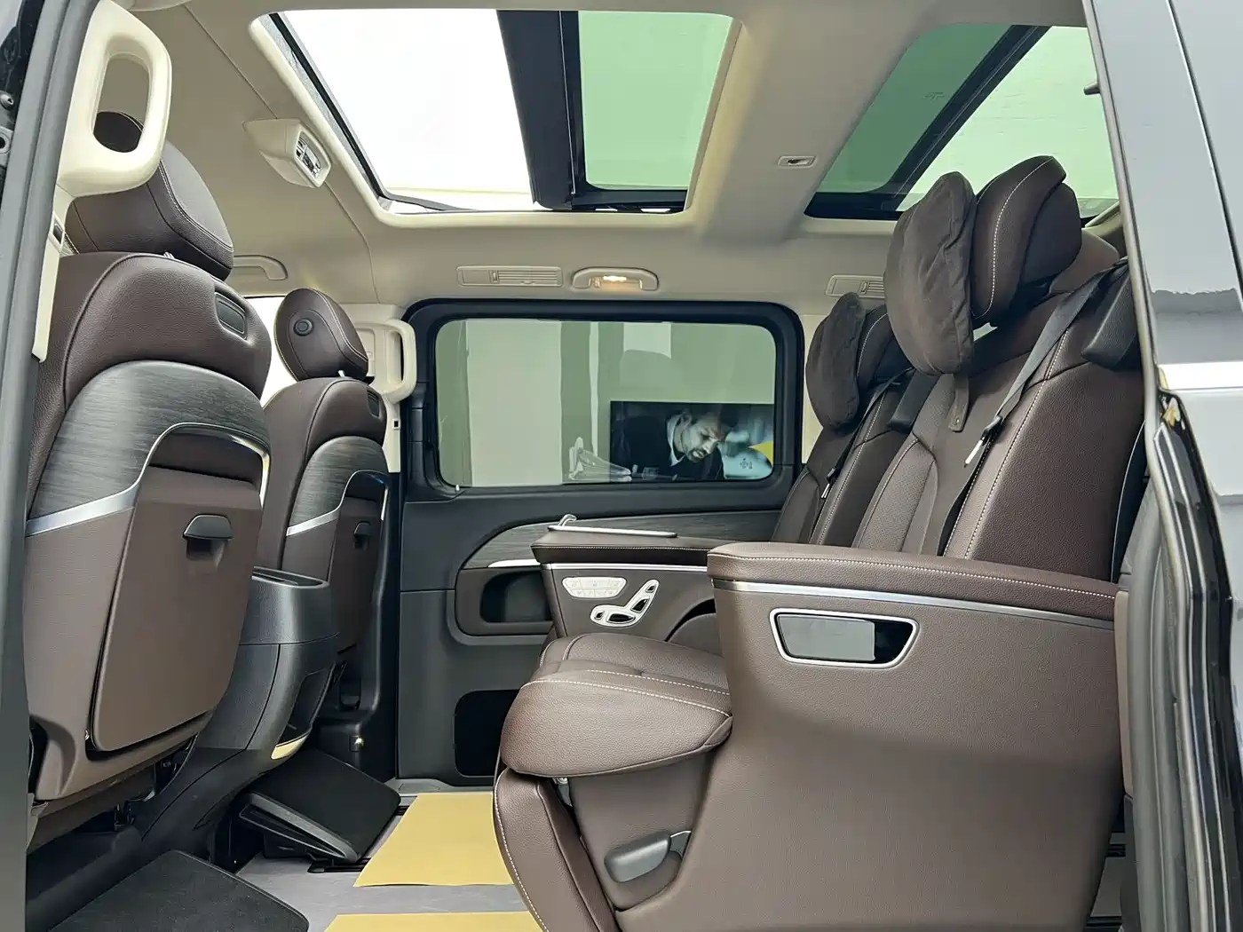 Mercedes-Benz V-Class 2025 2024 V 300 L Long Wheelbase Premium