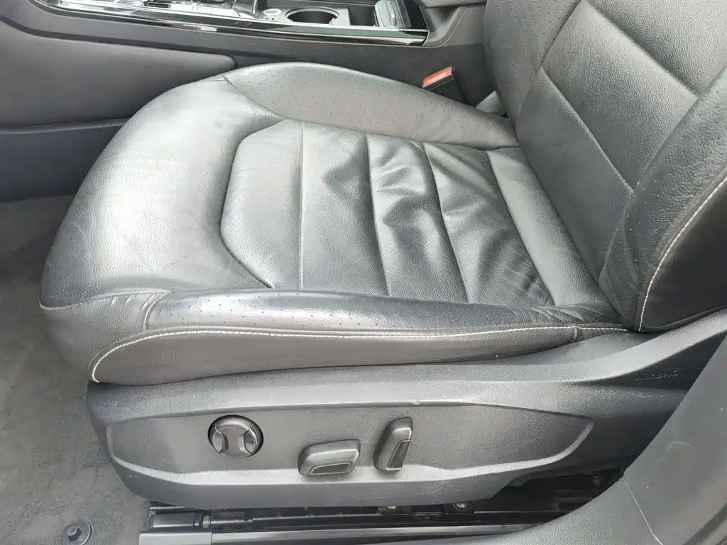 Volkswagen Phideon 2018 Facelift 380TSI FWD Business фото 20