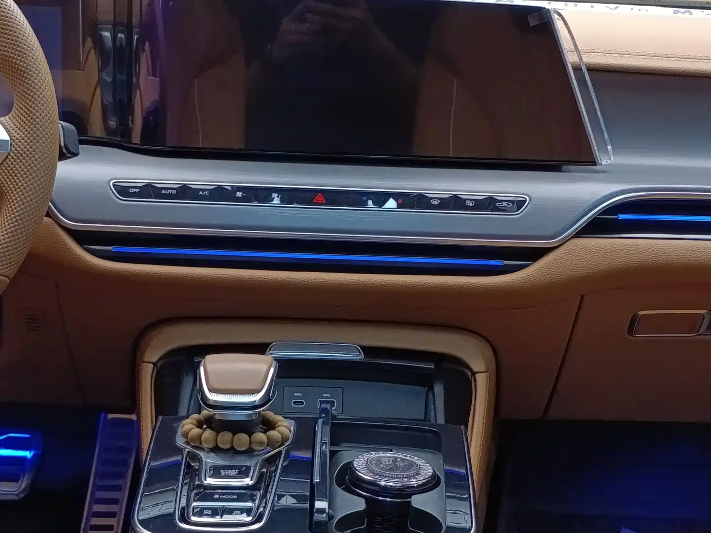Hongqi H9 2025 2025 2.0T 2WD Qi Chang Private Style Edition 5-seater