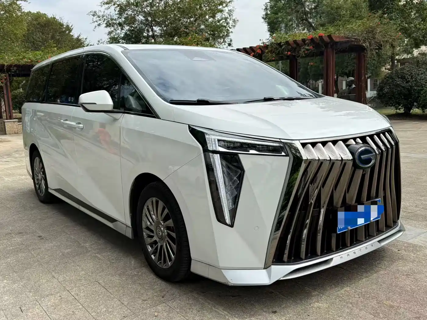 Photo 3 - GAC Trumpchi M8