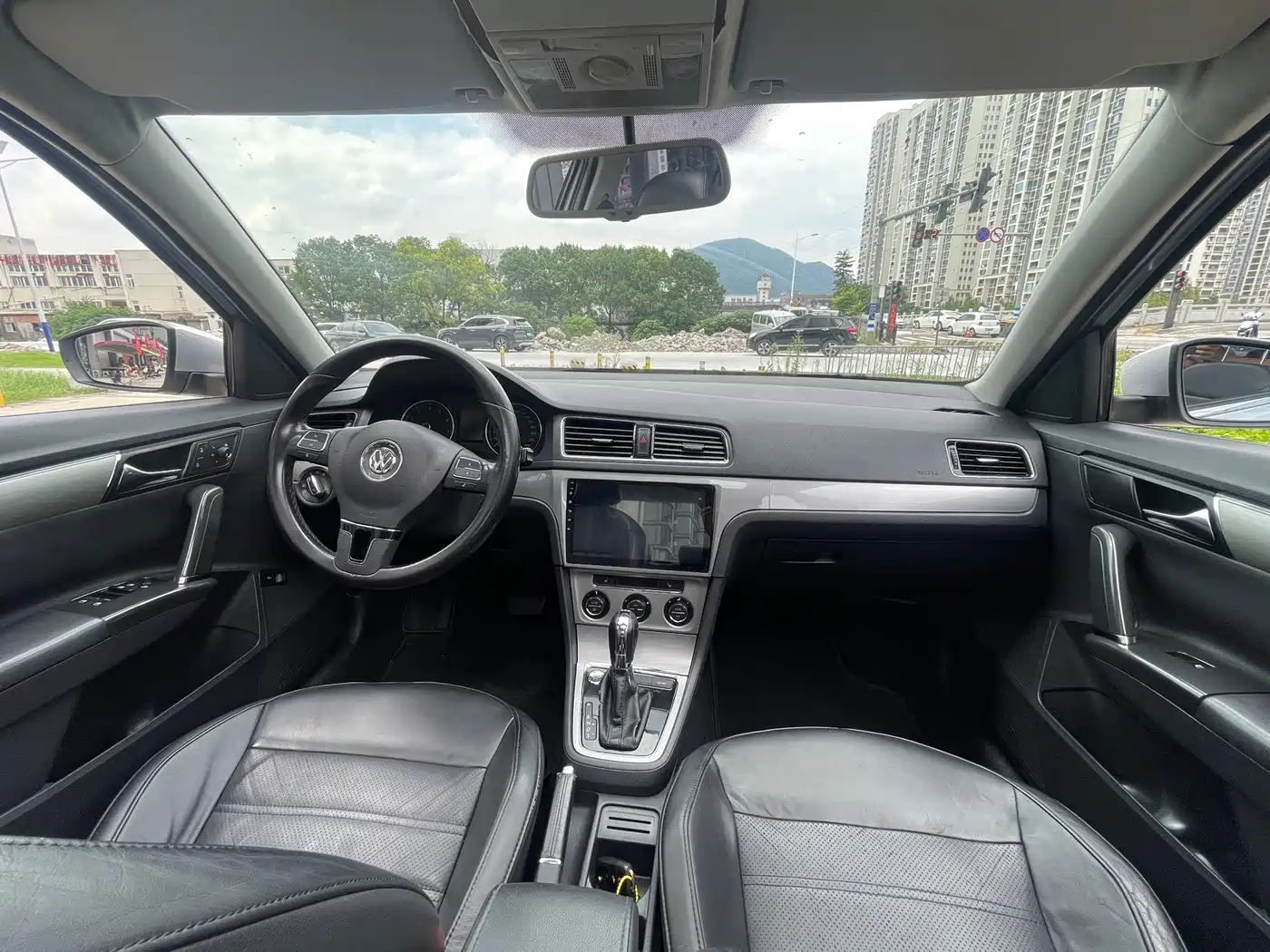 صورة 13 - Volkswagen Lavida