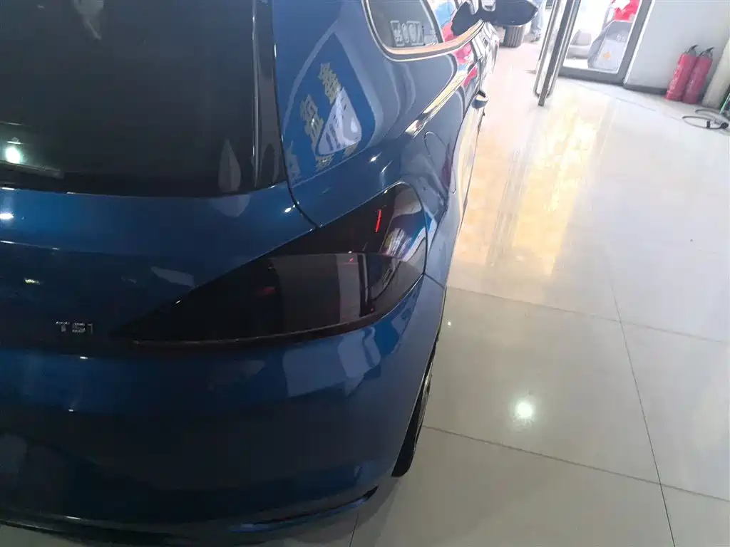Volkswagen Scirocco 2015 1.4TSI Trend Edition фото 24