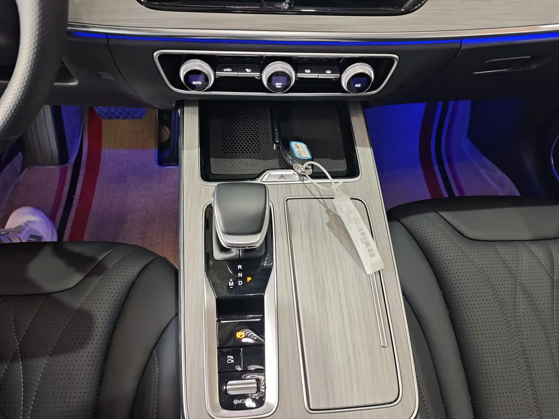 Фото 9 - Hongqi HS5