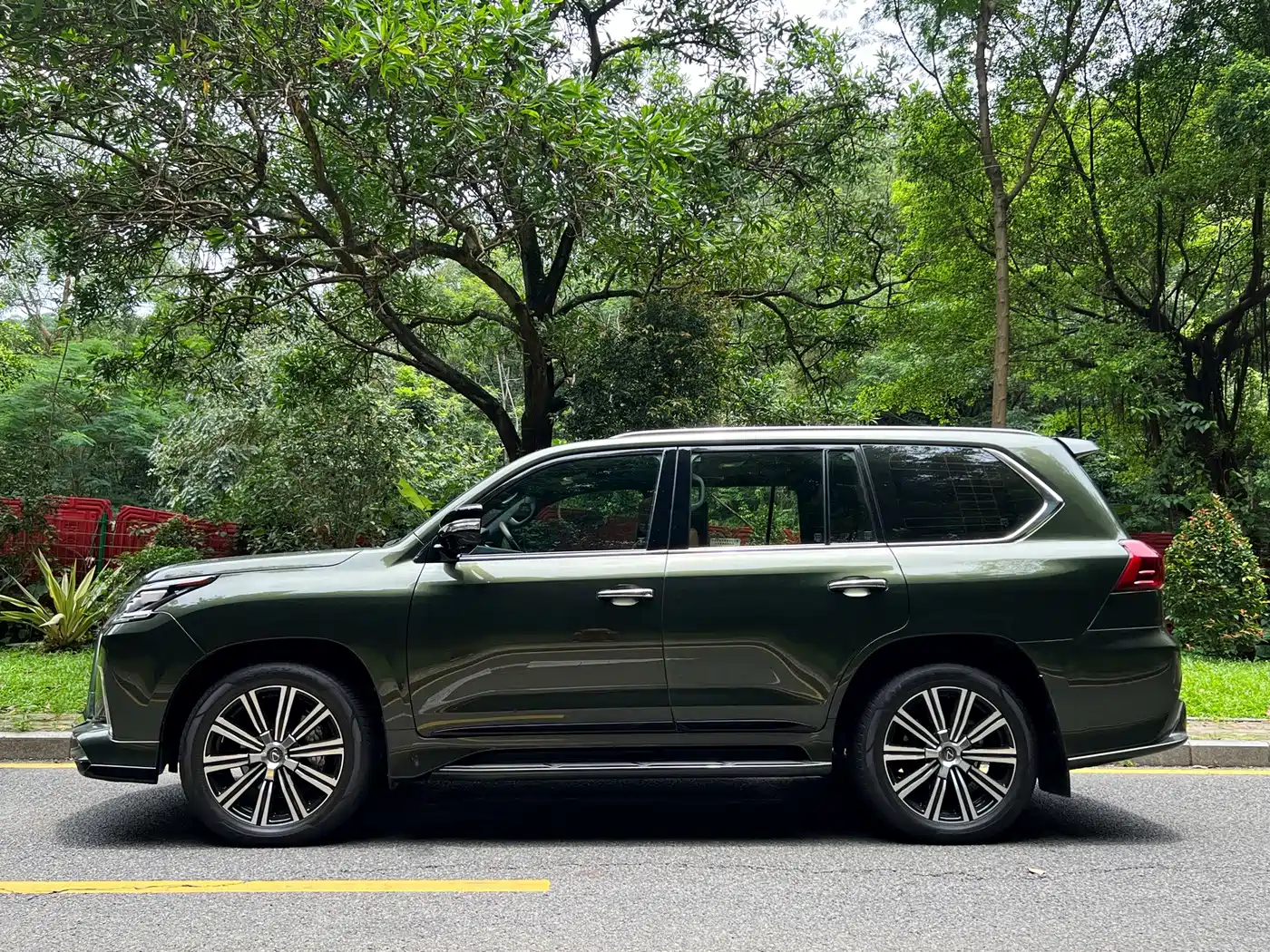 Lexus LX 2022 2019 570 Peak Special Edition