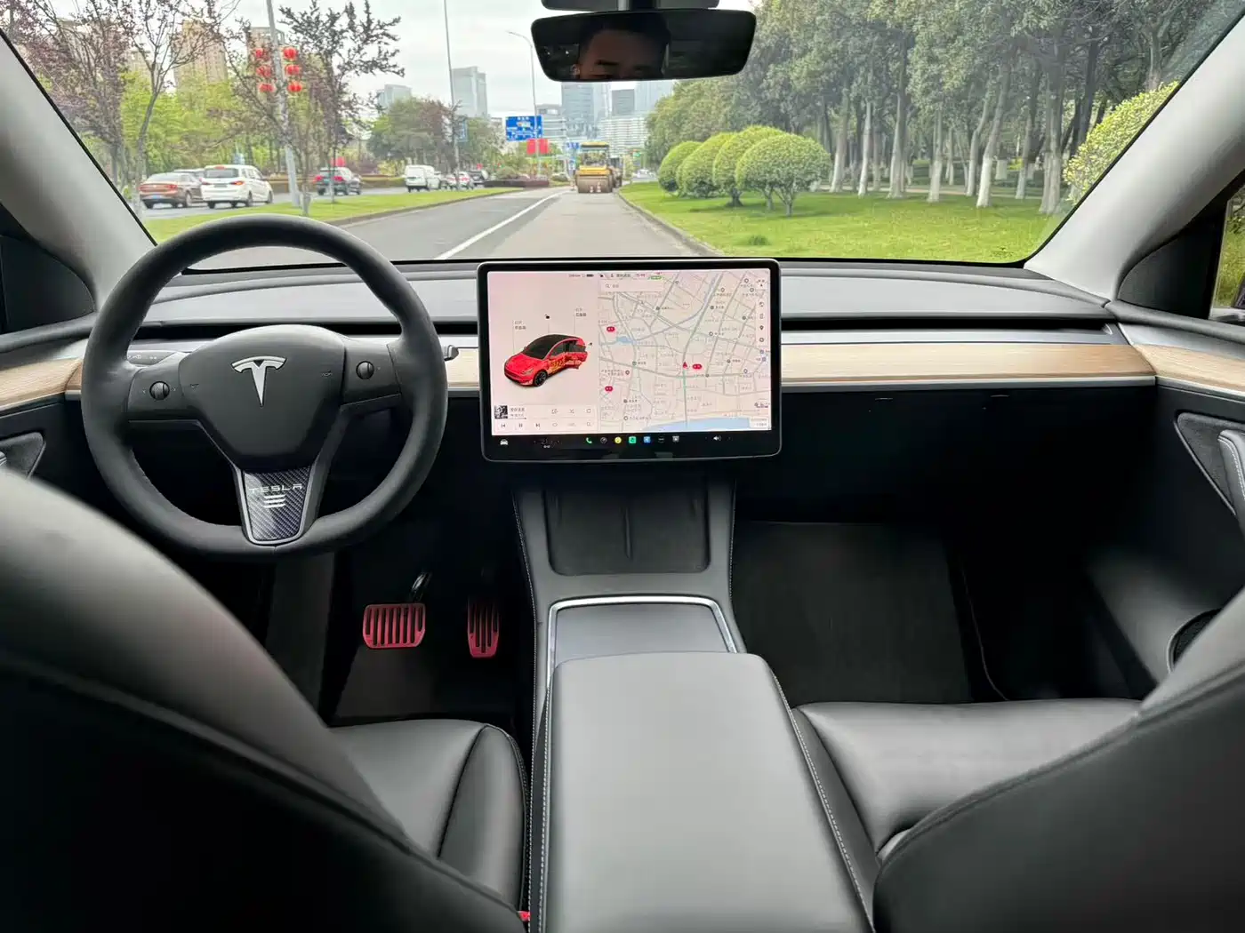 TESLA MODEL Y