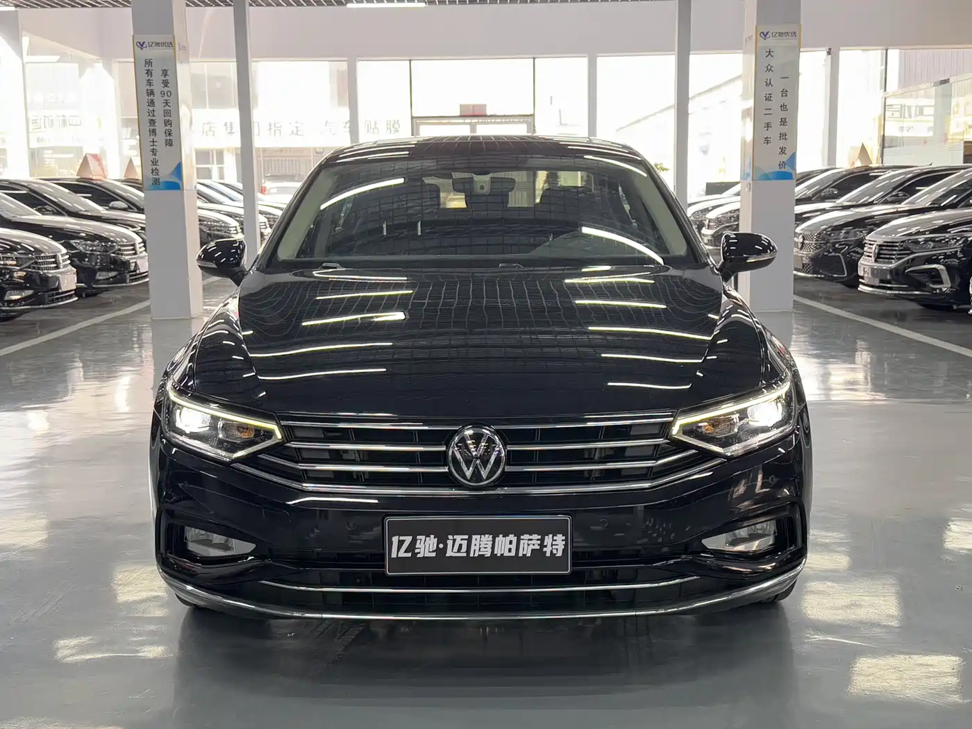 Volkswagen Magotan 2021 330TSI DSG 30th Anniversary Edition фото 2