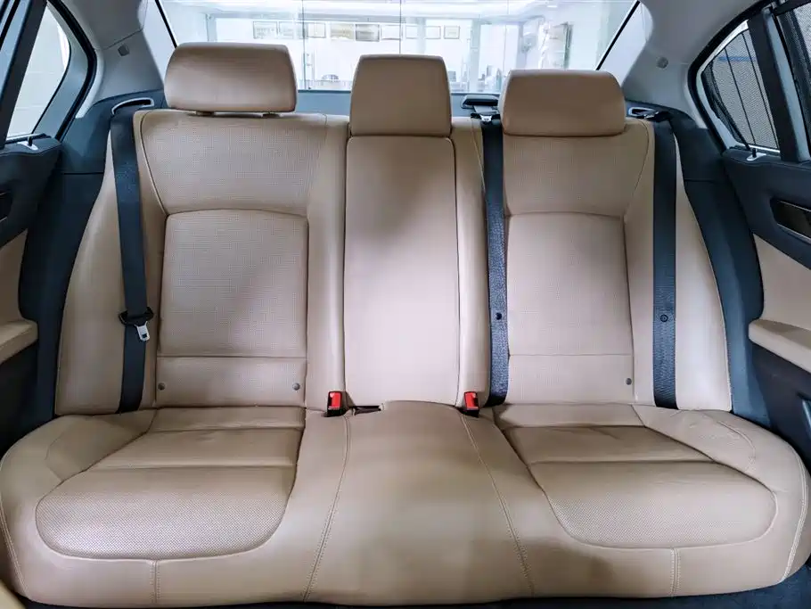 BMW 7 Series 2013 Model 740Li Luxury фото 13