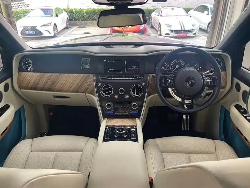 Rolls-Royce Cullinan 2018 5-Seater Version фото 14