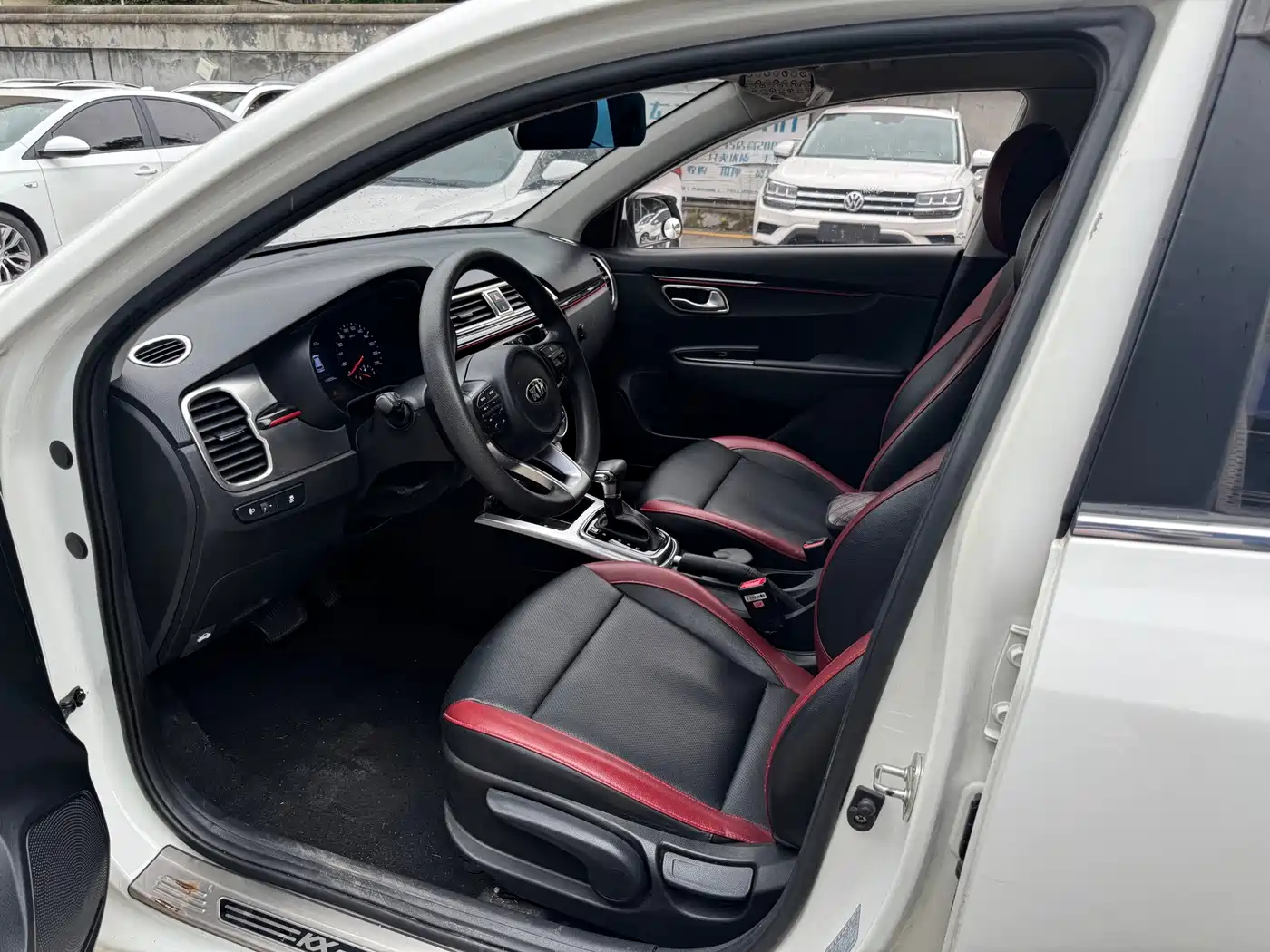 Kia KX CROSS 2018 2017 1.4L AT GLS