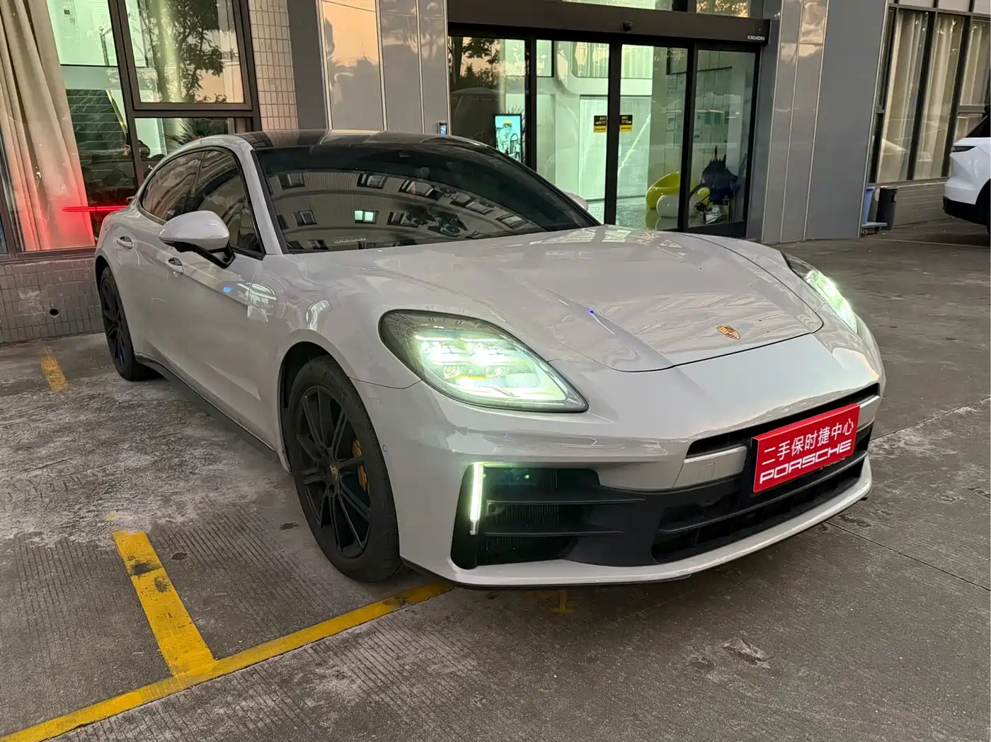 Porsche Panamera 2024 Panamera Executive Long Wheelbase 2.9T фото 3