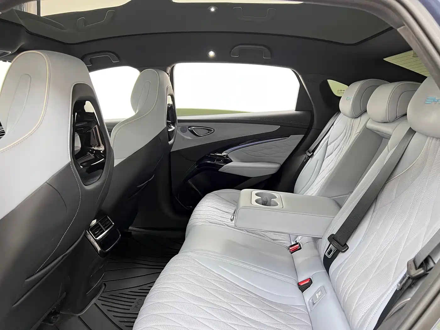 BYD Seal 2022 700km Long Range RWD Edition фото 17