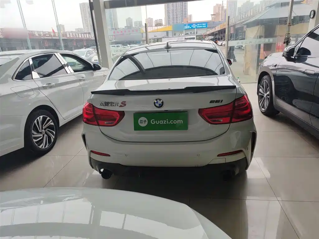 BMW 1-SERIES