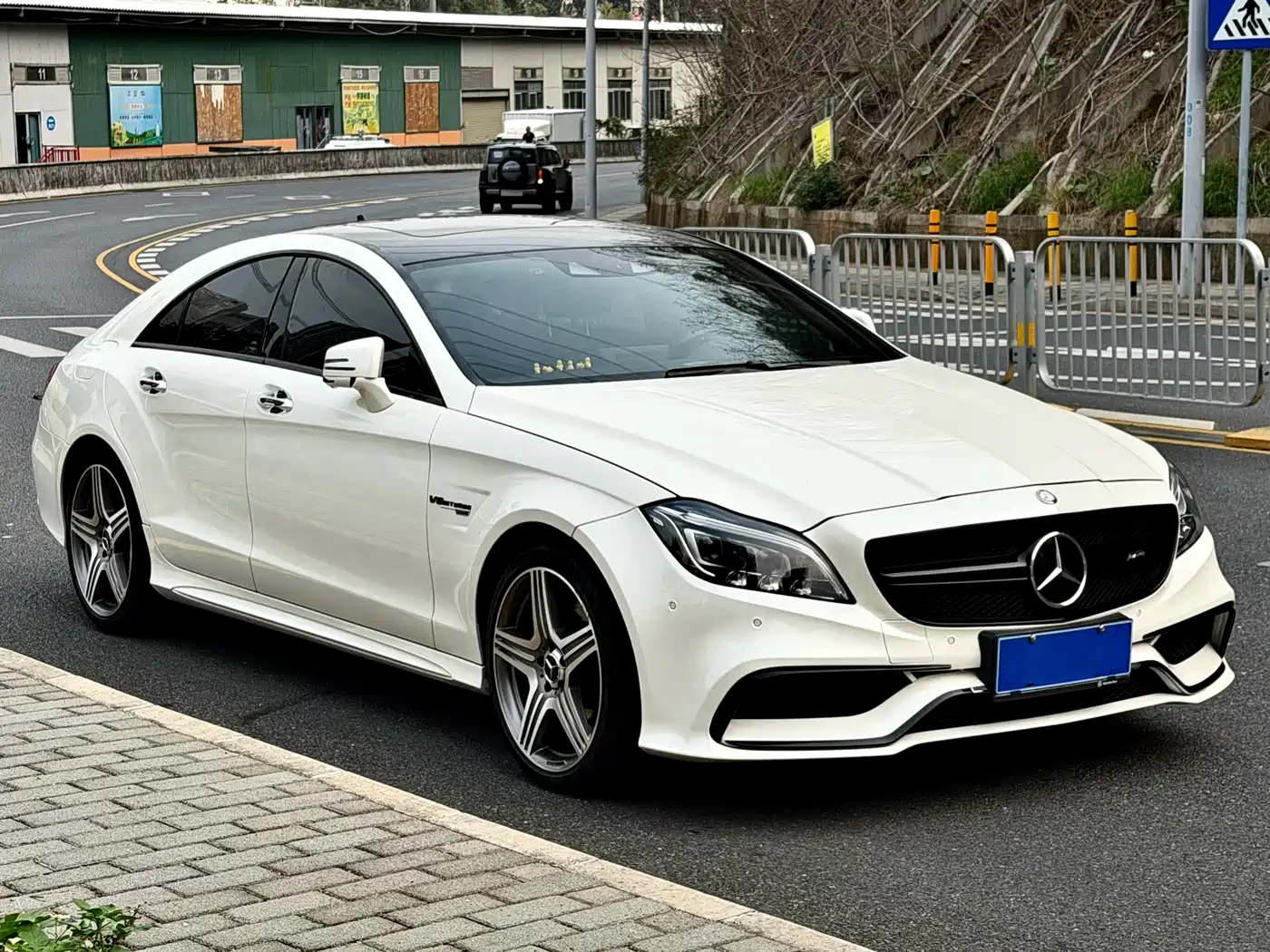 Mercedes-Benz CLS AMG 2015 AMG CLS 63 4MATIC фото 3