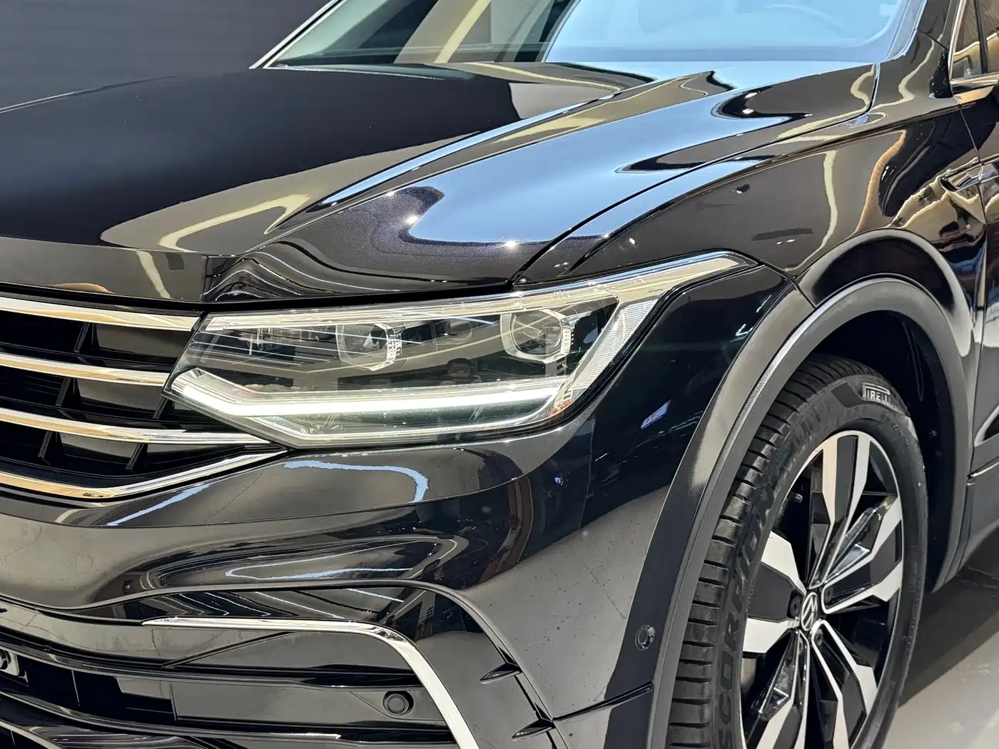 Volkswagen Tiguan L 2022 330TSI Auto 2WD R-Line Premium Edition фото 4