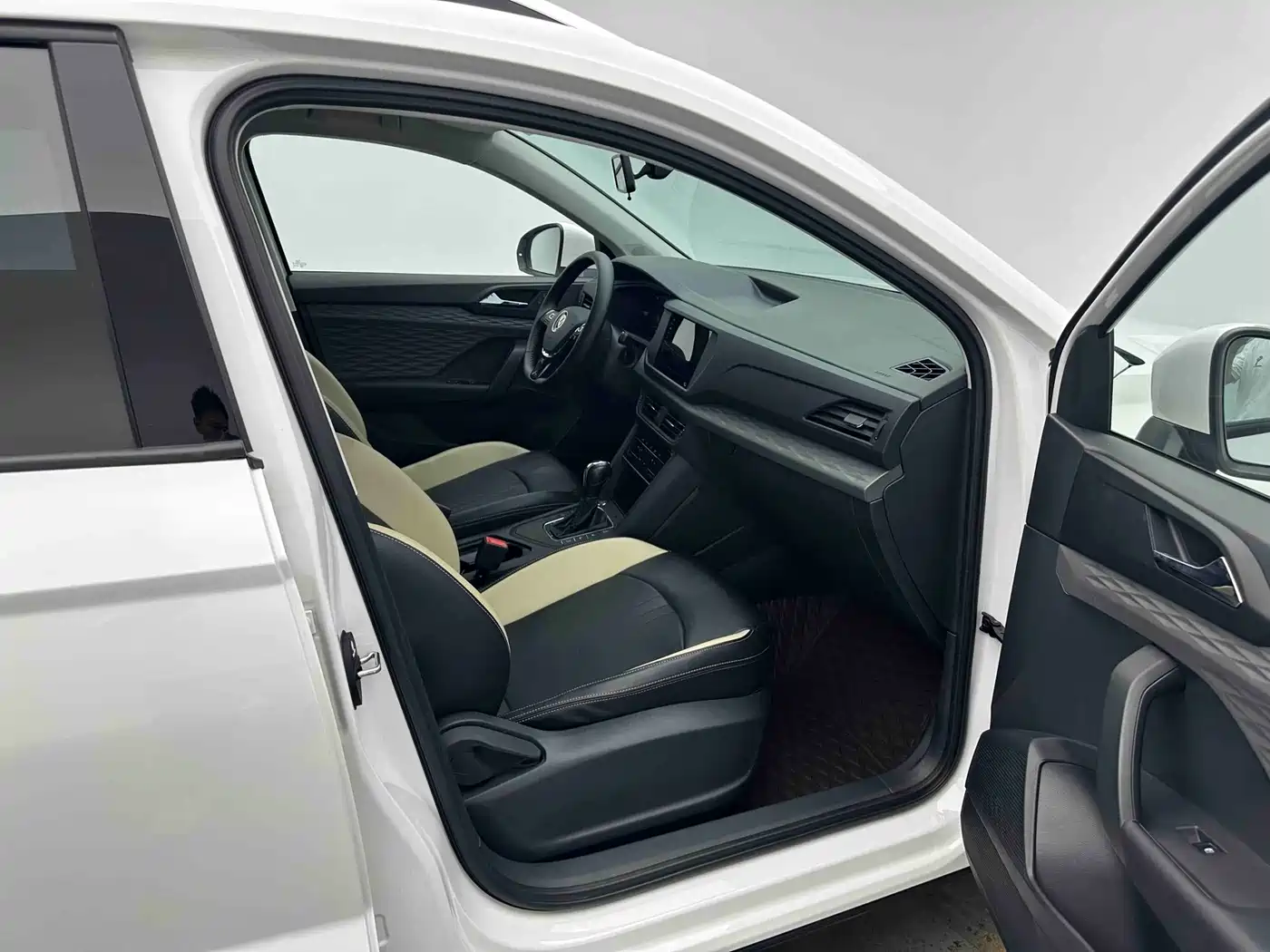 Volkswagen Tharu, миниатюра 7
