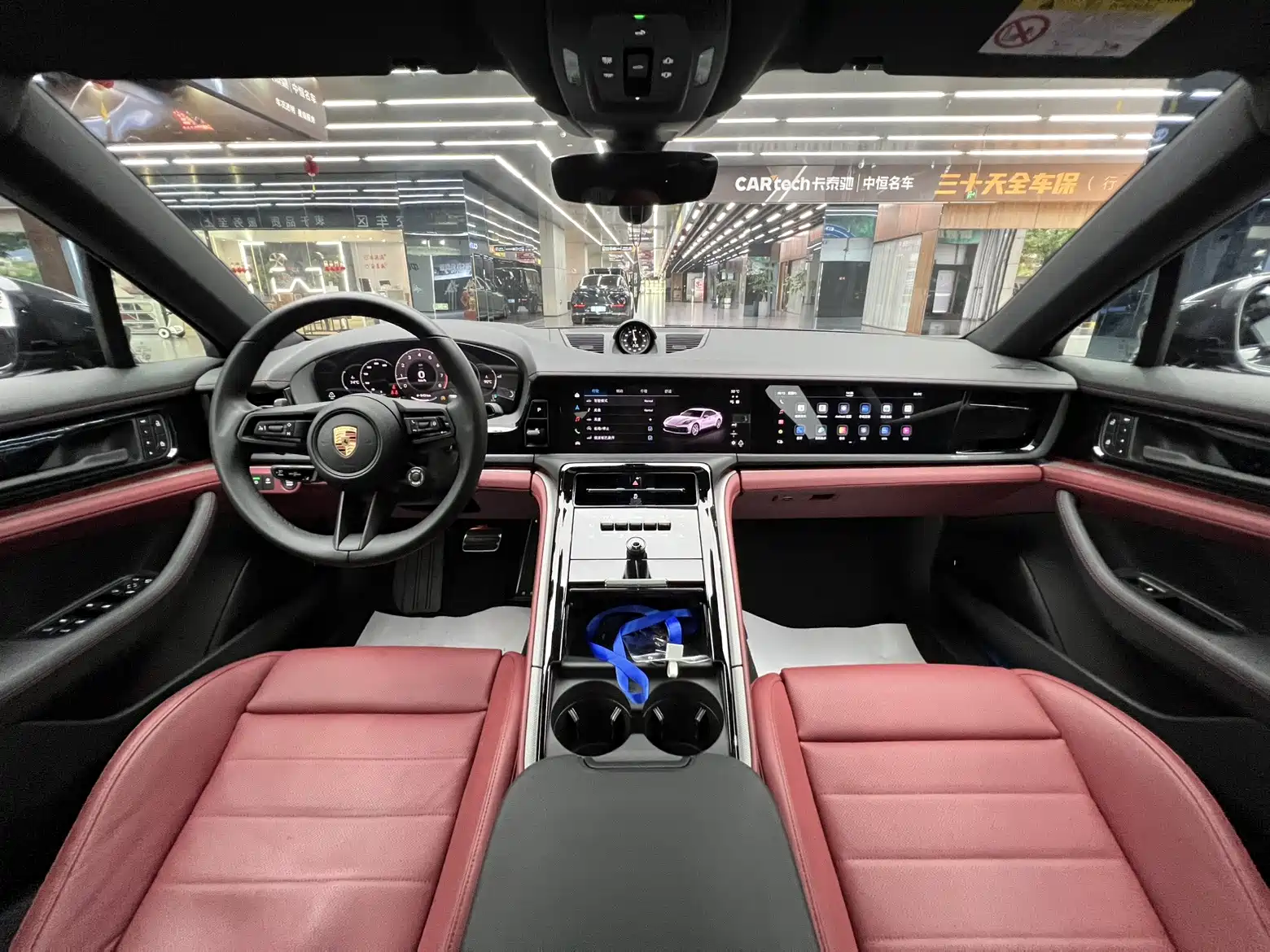 Photo 10 - Porsche Panamera