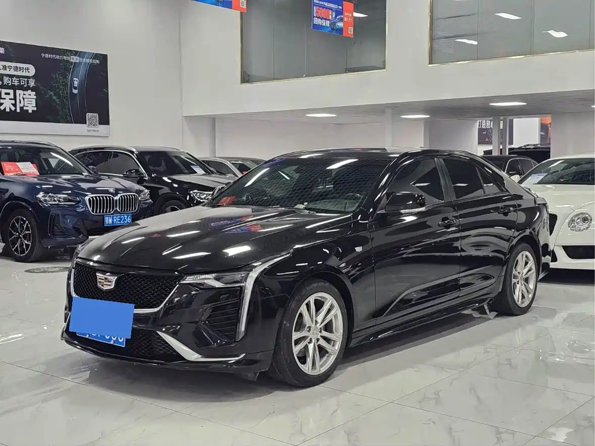 Cadillac CT4 2023 2022 28T Fashion Style