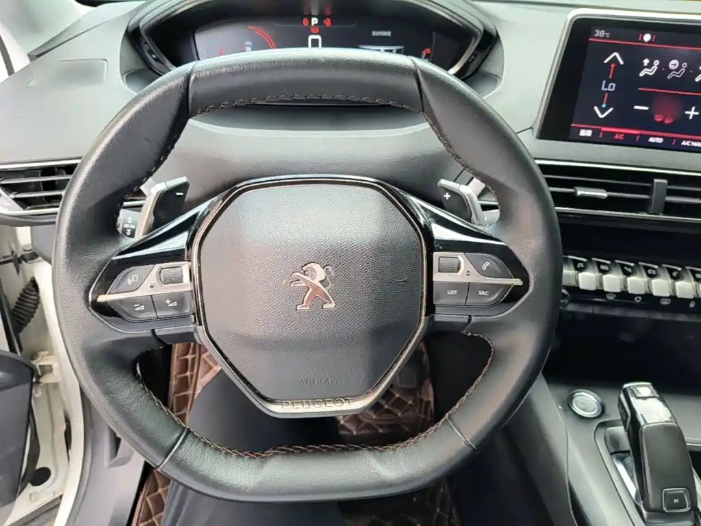 Фото 11 - Peugeot 4008