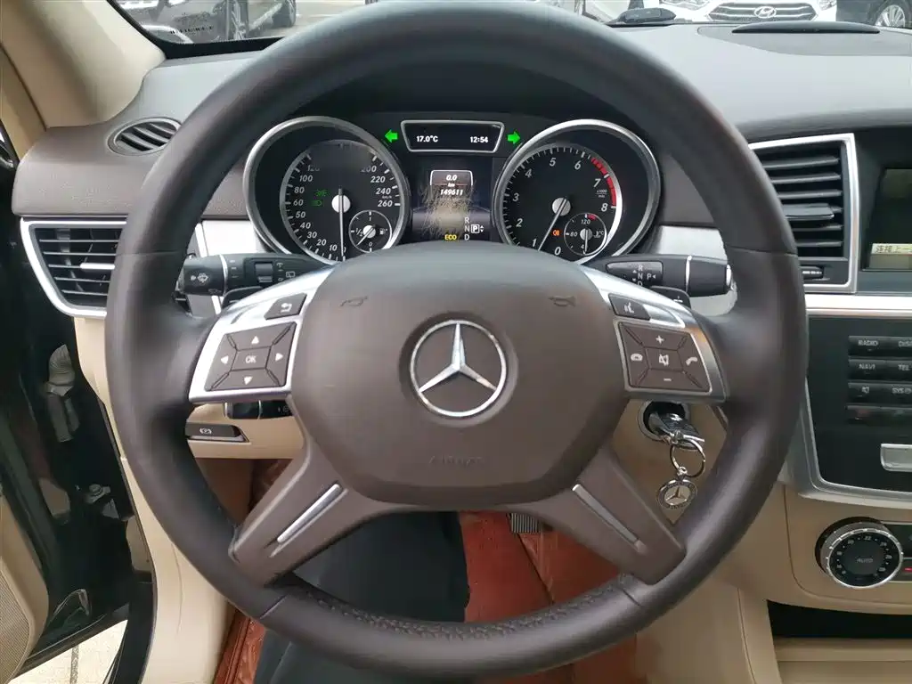 Mercedes-Benz M-Class 2015 ML 320 4MATIC фото 3