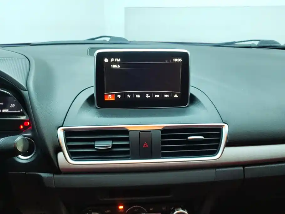صورة 13 - Mazda Mazda 3