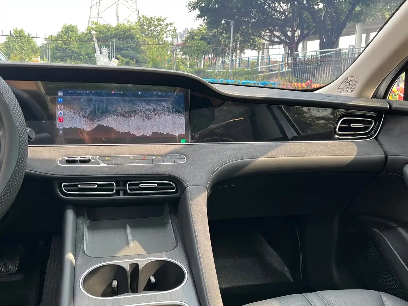 Roewe D7 2025 2025 DMH 125km World Champion Excellence Edition