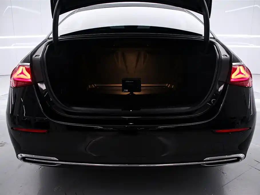 Mercedes-Benz E-Class 2024 Model E 300 L Luxury фото 15