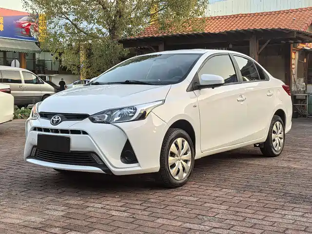 TOYOTA YARIS L TO ENJOY