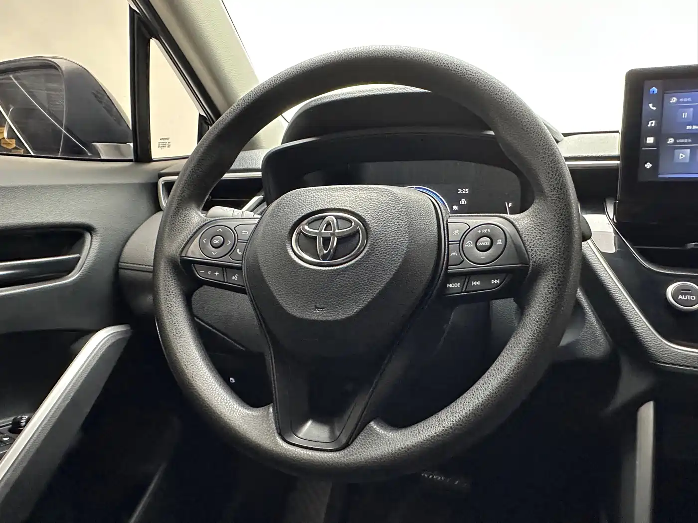 Toyota Corolla Cross 2023 Hybrid 2.0L Pioneer Edition фото 10