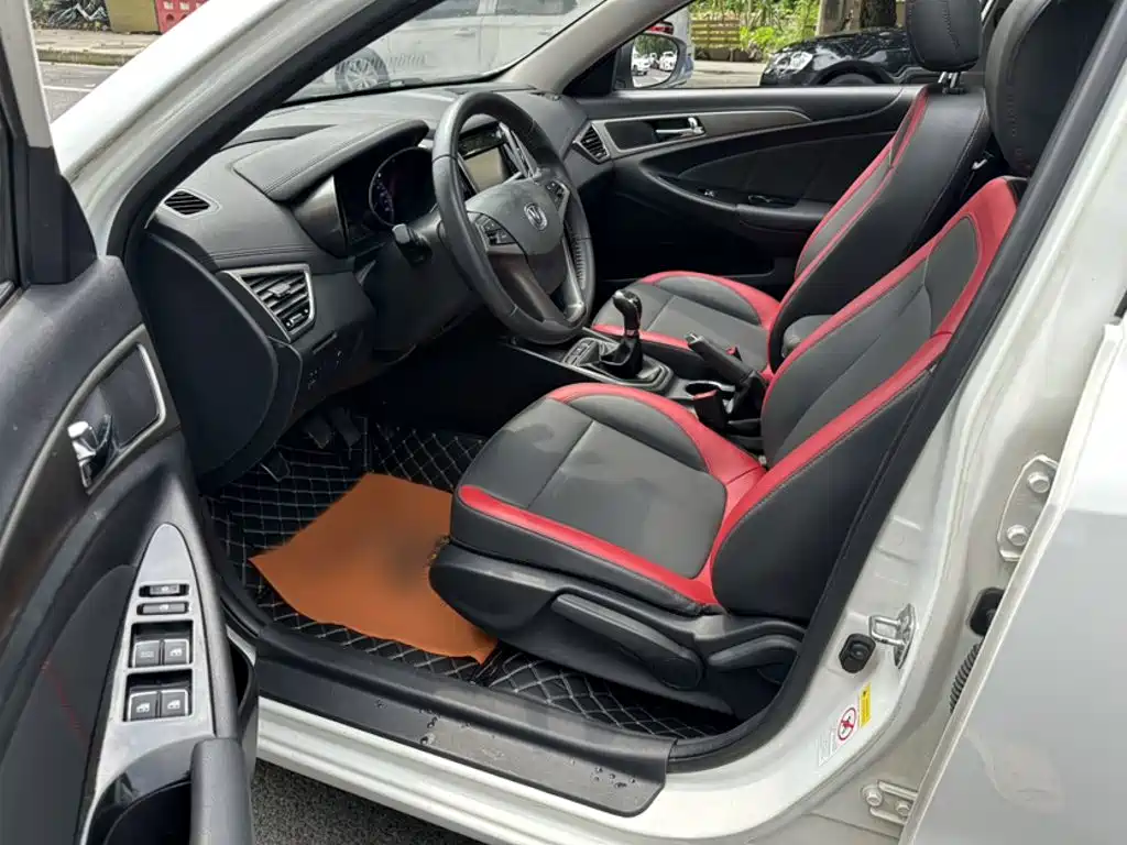 Changan Eado XT 2016 2016 1.6L Manual Stylish Cool Edition