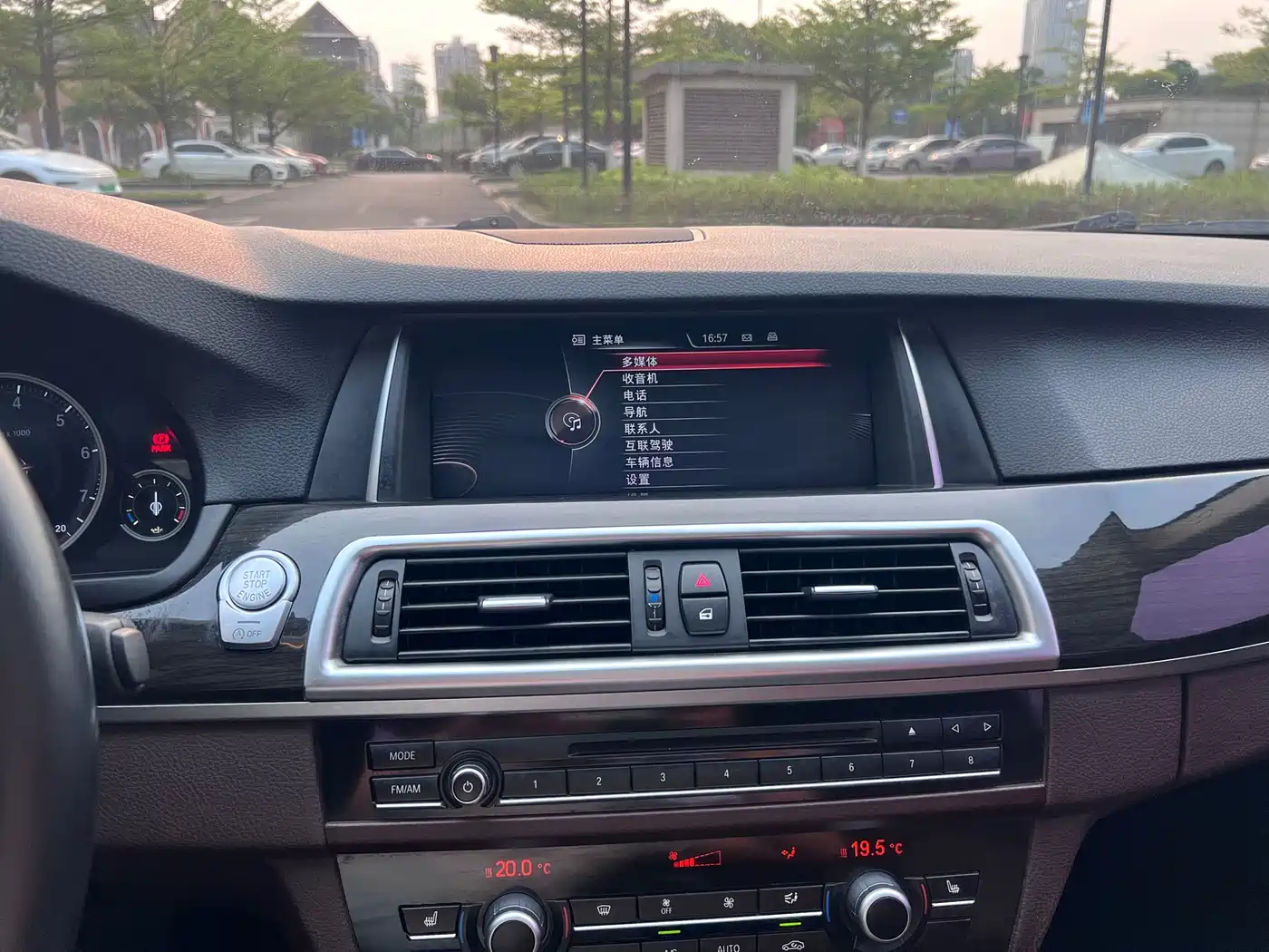 BMW 5 Series 2017 525Li Luxury Design Package фото 19